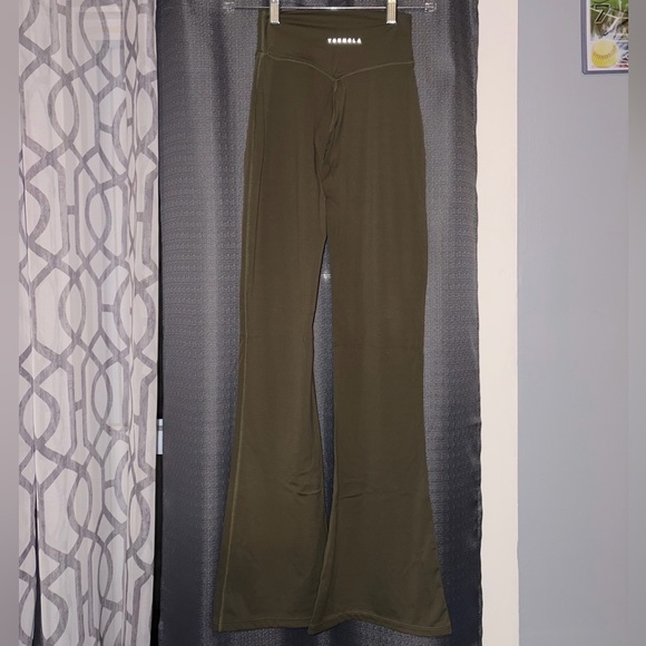 YoungLA Flared Leggings - Picture 3 of 3